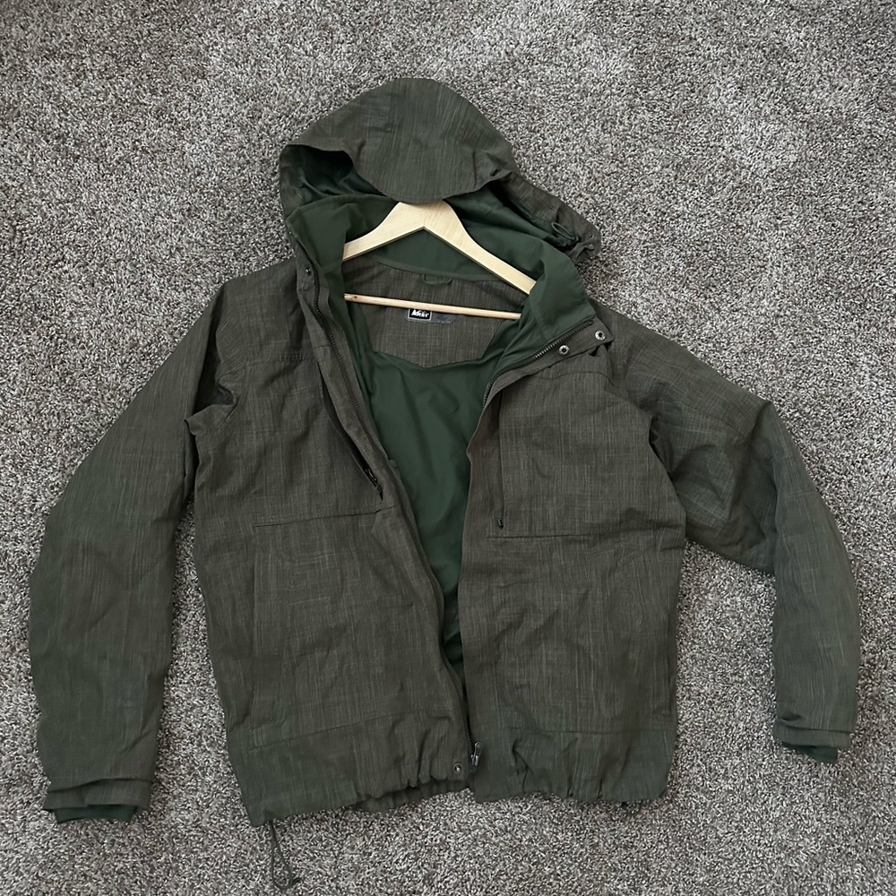 REI Men’s rain shell jacket size L